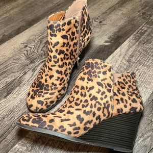 Leopard print wedges